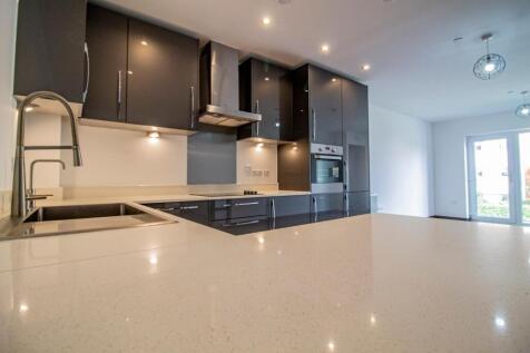 14 Harland Court, Miller&#39;s Quarter [Kitchen] 04.jp