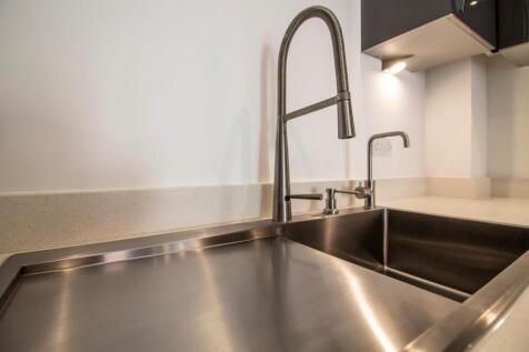 14 Harland Court, Miller&#39;s Quarter [Kitchen] 05.jp
