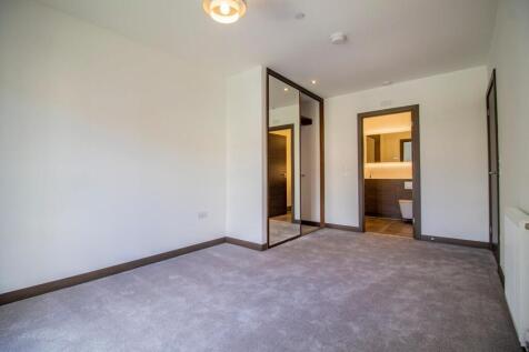14 Harland Court, Miller&#39;s Quarter [Master Bedroom