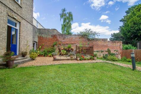 2 Karrelbrook House [Residents&#39; Communal Garden] 0