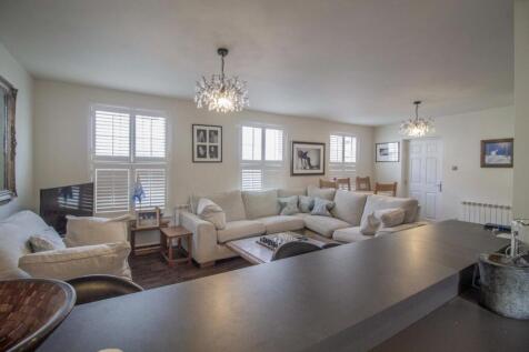 63a Churchgate Street [Breakfast Bar] 03.jpg