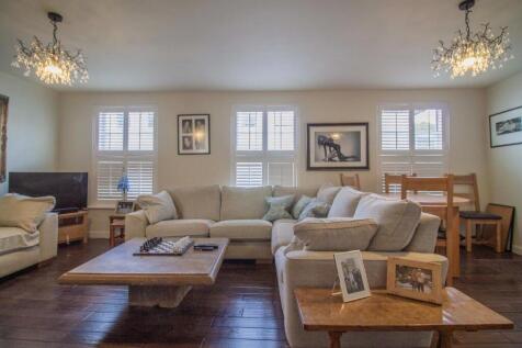 63a Churchgate Street [Living Room area] 03.jpg