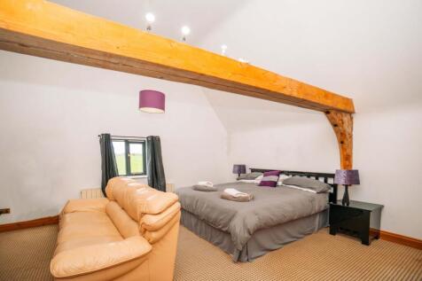 Clamp Farm Barn [Bedroom One] 01.jpg