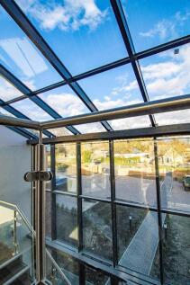 Petticoat Lane, BSE [Lobby] 01.jpg