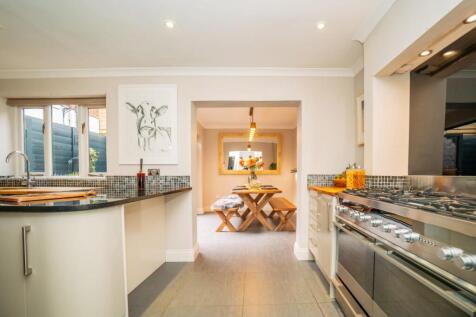 16a Garland Street [Kitchen] 03.jpg