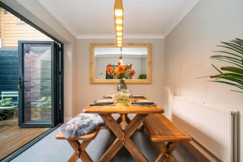 16a Garland Street [Dining Room] 02.jpg