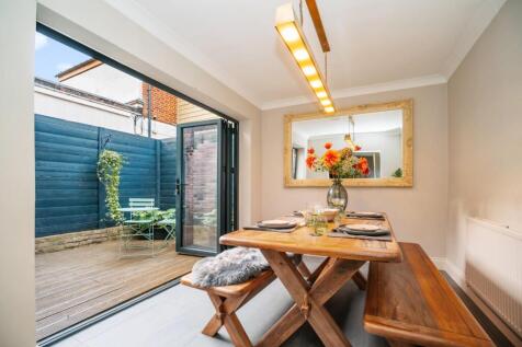 16a Garland Street [Dining Room] 03.jpg