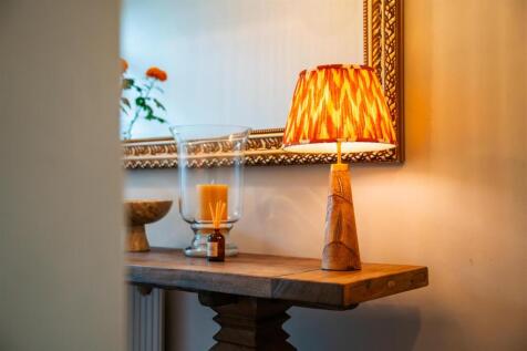 16a Garland Street [Entrance Hall Detailed] 01.jpg