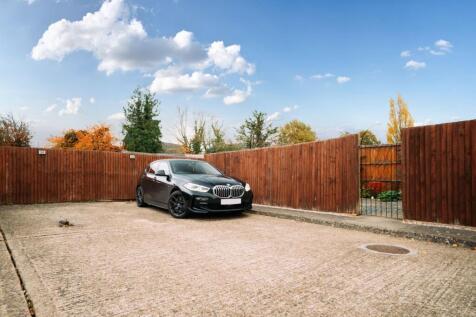 56 Cotton Lane [Two Allocated Parking Space] 01.jp