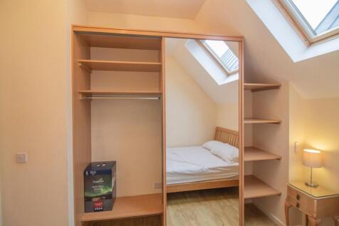 10 Ording House, Bury St. Edmunds [Bedroom] 03.jpg