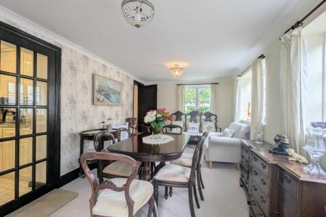 Dining/ Family Room