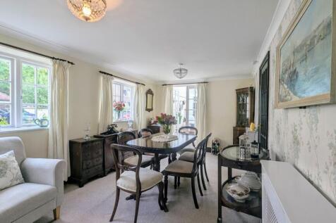 Dining/ Family Room