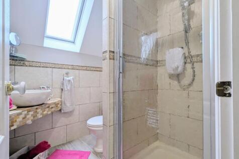 En-sute Shower Room
