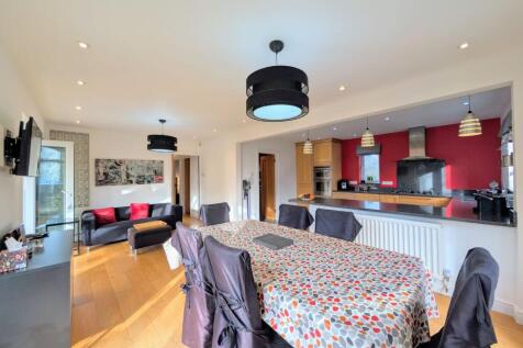 Kitchen/Dining/Kitchen
