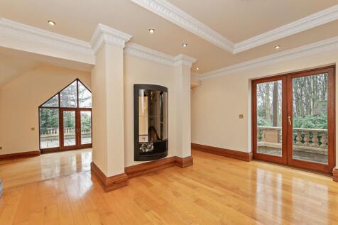 Lounge/Family Room