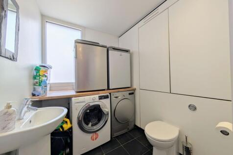 Cloakroom/Utility Room