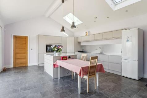 Living Room/Kitchen