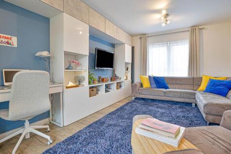 Lounge/Bedroom 4