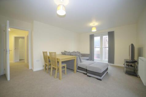 Lounge/Dining Area