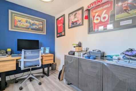 Bedroom 5/Study