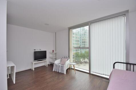 Lounge/Bedroom Area