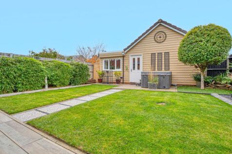Double Garage and Office