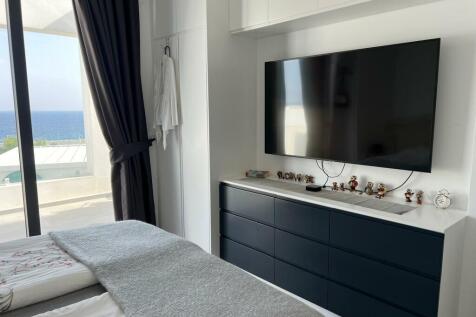 Amazing Unique Corner 2 Bedroom Penthouse with Sea View fully furnished to a High Standard Image 9999