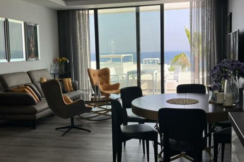 Amazing Unique Corner 2 Bedroom Penthouse with Sea View fully furnished to a High Standard Image 9999
