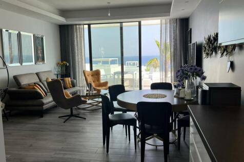Amazing Unique Corner 2 Bedroom Penthouse with Sea View fully furnished to a High Standard Image 9999