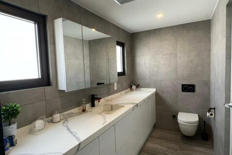Amazing Unique Corner 2 Bedroom Penthouse with Sea View fully furnished to a High Standard Image 9999