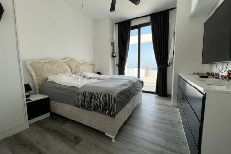 Amazing Unique Corner 2 Bedroom Penthouse with Sea View fully furnished to a High Standard Image 9999