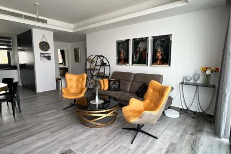 Amazing Unique Corner 2 Bedroom Penthouse with Sea View fully furnished to a High Standard Image 9999