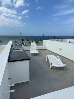 Amazing 2 Bedroom Garden Apt with Roof terrace and Garden Terrace with clear sea views Image 9999
