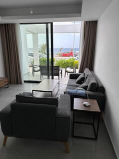 Amazing 2 Bedroom Garden Apt with Roof terrace and Garden Terrace with clear sea views Image 9999