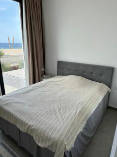 Amazing 2 Bedroom Garden Apt with Roof terrace and Garden Terrace with clear sea views Image 9999