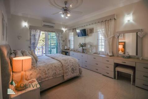 Luxury Fully Renovated 3 Bedroom True Gem Villa with Privacy and Serenity  Image 9999