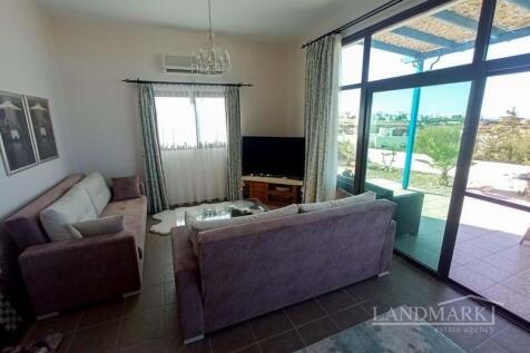 3 bedroom villa with beautiful sea views &#43; partly furnished &#43; 2 communal swimming pools &#43; walking distance to the beach Image 9999