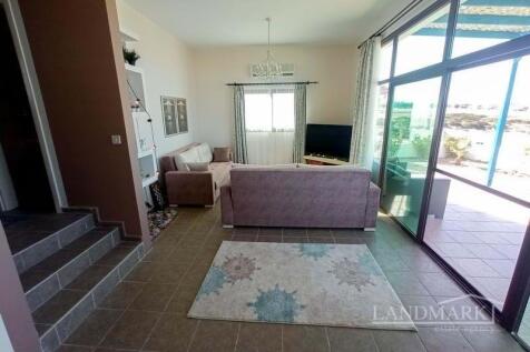 3 bedroom villa with beautiful sea views &#43; partly furnished &#43; 2 communal swimming pools &#43; walking distance to the beach Image 9999