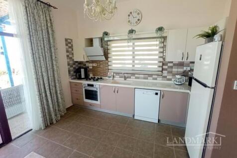 3 bedroom villa with beautiful sea views &#43; partly furnished &#43; 2 communal swimming pools &#43; walking distance to the beach Image 9999