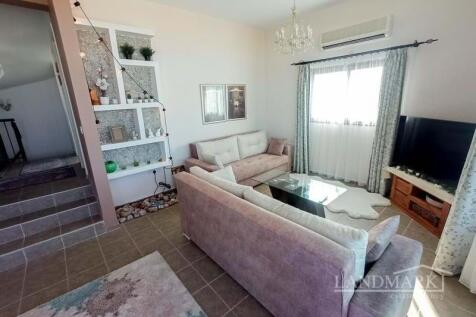 3 bedroom villa with beautiful sea views &#43; partly furnished &#43; 2 communal swimming pools &#43; walking distance to the beach Image 9999