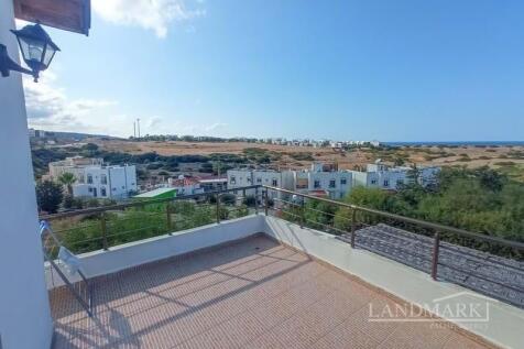 3 bedroom villa with beautiful sea views &#43; partly furnished &#43; 2 communal swimming pools &#43; walking distance to the beach Image 9999