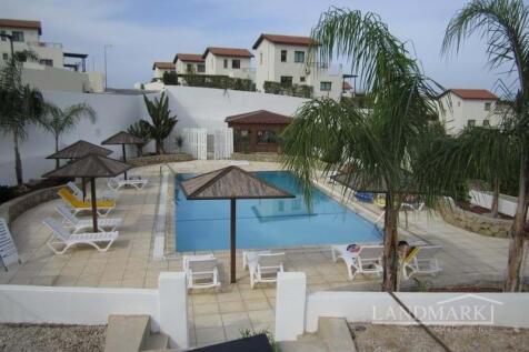 3 bedroom villa with beautiful sea views &#43; partly furnished &#43; 2 communal swimming pools &#43; walking distance to the beach Image 9999