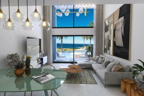 Luxury 3 Bedroom Penthouse with panaromic views with 5-min walt to beach Image 9999