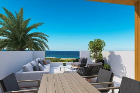 Luxury 3 Bedroom Penthouse with panaromic views with 5-min walt to beach Image 9999