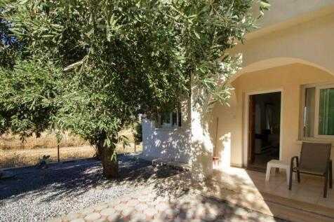 3 bedroom resale villa &#43; 8m x 4m overflow pool &#43; air conditioning &#43; central heating &#43; large roof terrace  Image 9999