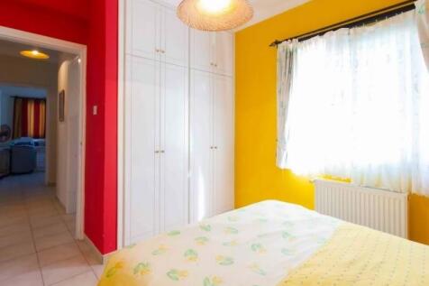 3 bedroom resale villa &#43; 8m x 4m overflow pool &#43; air conditioning &#43; central heating &#43; large roof terrace  Image 9999