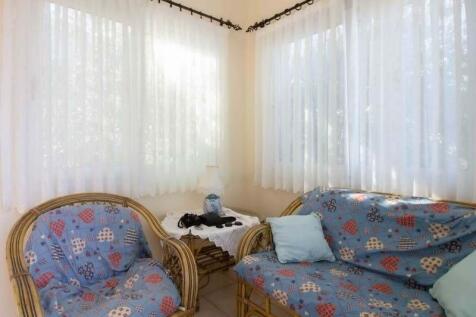3 bedroom resale villa &#43; 8m x 4m overflow pool &#43; air conditioning &#43; central heating &#43; large roof terrace  Image 9999