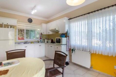 3 bedroom resale villa &#43; 8m x 4m overflow pool &#43; air conditioning &#43; central heating &#43; large roof terrace  Image 9999