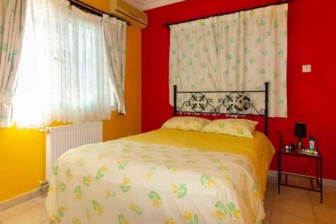 3 bedroom resale villa &#43; 8m x 4m overflow pool &#43; air conditioning &#43; central heating &#43; large roof terrace  Image 9999
