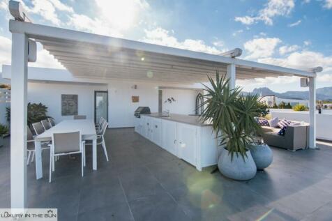 Luxury Double Penthouse Apartment with many Custom Extras, including a Large Private Roof Terrace Image 9999